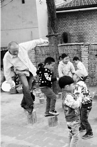 鄉(xiāng)村“百姓幼兒園”——天水秦安一名研究生胡建強(qiáng)的抉擇和堅(jiān)守（圖）