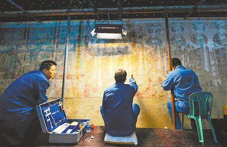 莫高窟記得，“飛天”記得…… ——敦煌研究院文物保護(hù)利用群體素描