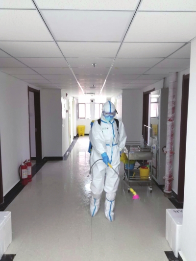 蘭州市七里河區(qū)醫(yī)院90后護士李霞：疫情面前我們是戰(zhàn)士