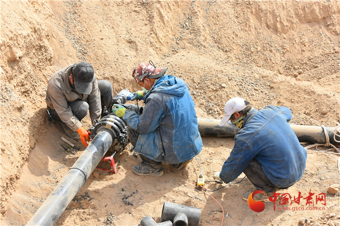 酒泉瓜州：戈壁之地披綠裝 春季植樹(shù)正當(dāng)時(shí)