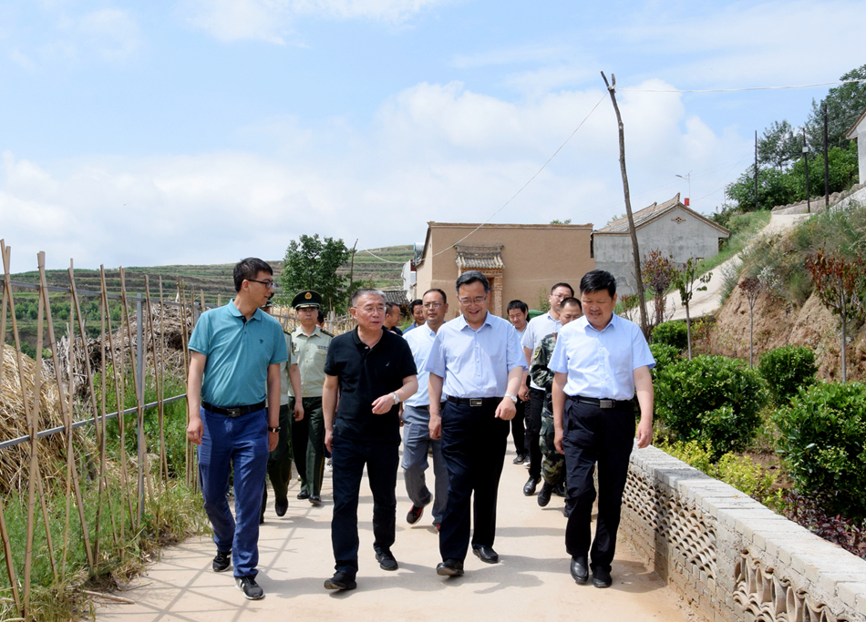 王銳深入麥積區(qū)、甘谷縣掛牌督戰(zhàn)村調(diào)研指導(dǎo)脫貧攻堅工作