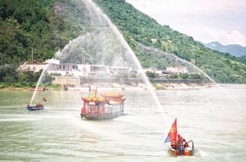 甘肅重大洪澇災(zāi)害跨區(qū)域救援實戰(zhàn)拉動演練在隴南文縣碧口舉行