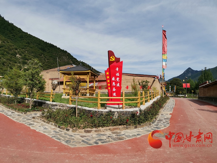 【蘭大新聞學(xué)子重走西北角】甘南迭部：村民吃上“文化飯”，搭上“旅游車(chē)”