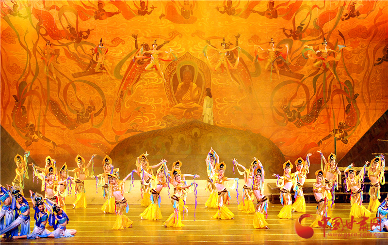 8月8日晚，《絲路花雨》《大夢敦煌》首次同臺亮相蘭州