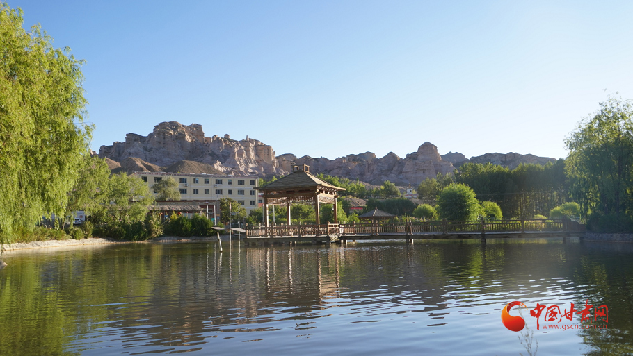 【小康圓夢(mèng)·看甘肅】肅南：鄉(xiāng)村旅游托起百姓富?！敖痫埻搿?>
        </a><em>【小康圓夢(mèng)·看甘肅】肅南：鄉(xiāng)村旅游托起百姓富裕“金飯碗”</em></li>
    <li><a  target=