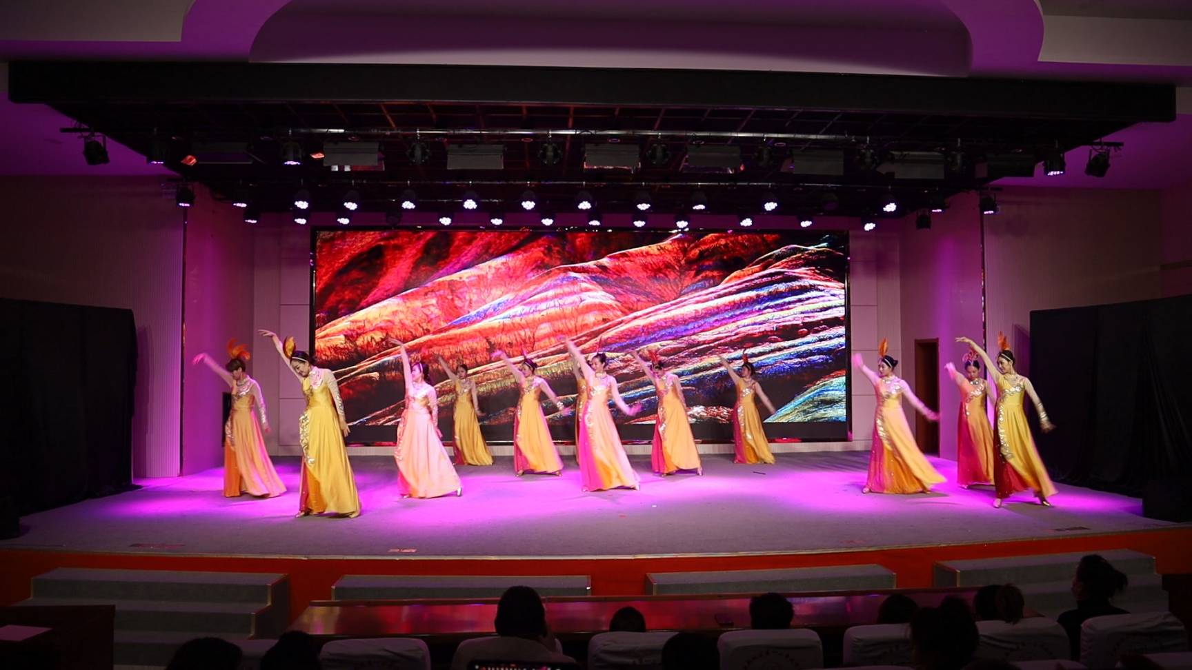 張掖市非遺舞臺(tái)劇《寶卷印象》在武威、金昌等市州上演