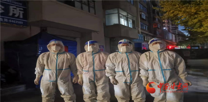 【甘快看·疫情防控甘肅在行動】蘭州平涼路社區(qū)：社工委成員總動員 眾人攜手抗擊疫情