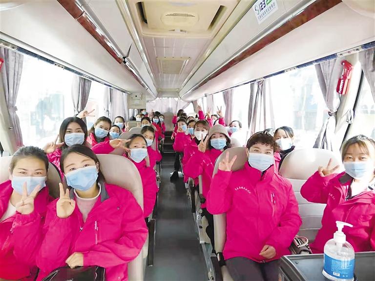 臨夏州600名馳援蘭州醫(yī)護(hù)人員載譽(yù)歸來