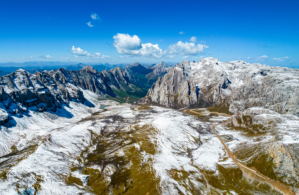 【小隴畫(huà)報(bào)·128期】雪落扎尕那 古寨更旖旎