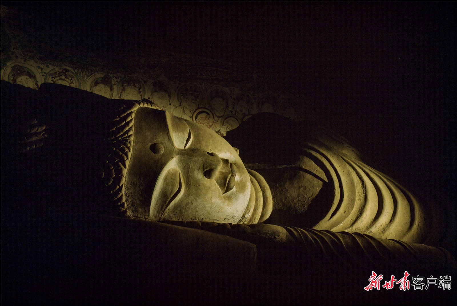 吳健工作照-云岡石窟工作現(xiàn)場.jpg 吳健工作照-云岡石窟工作現(xiàn)場.jpg