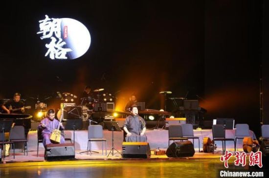 圖為甘肅本土原生態(tài)樂隊“朝格組合”在蘭州演出。(資料圖) 受訪人供圖