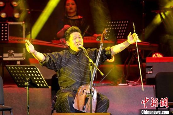 圖為樂隊主創(chuàng)巴依勒格。(資料圖) 受訪者供圖