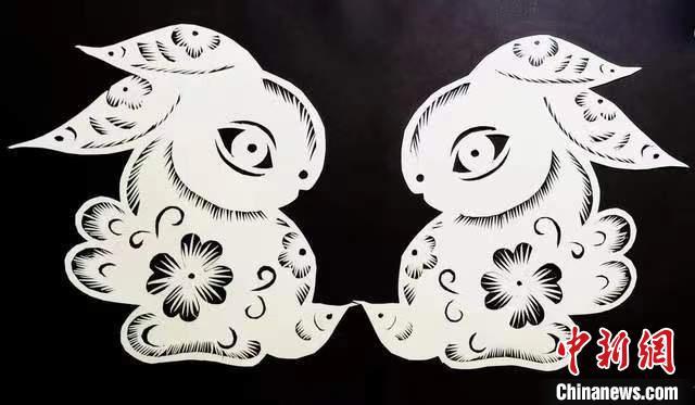 圖為甘肅“非遺人”創(chuàng)作的剪紙兔。(資料圖) 甘肅省非遺保護(hù)中心供圖