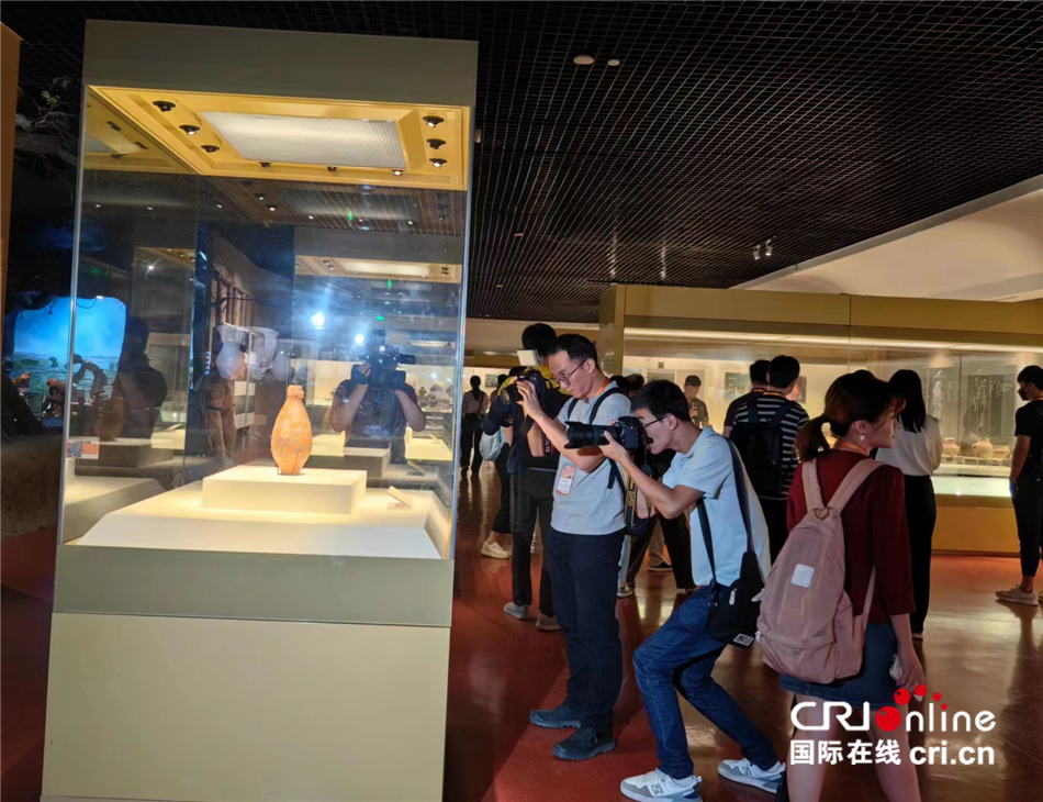 “絲路風(fēng)采 如意甘肅”海峽兩岸記者聯(lián)合采訪實錄一:蘭州之精美_fororder___172.100.100.3_temp_2_1_2_1_1_ec5048c2-3973-4275-a346-71e775792f41