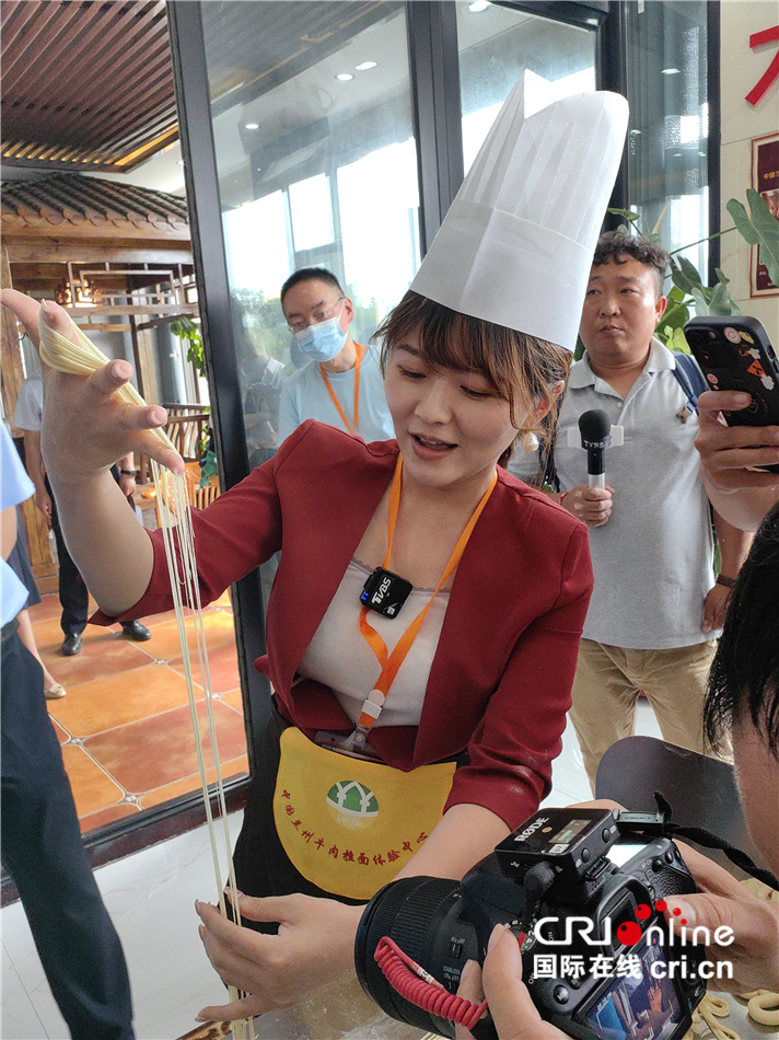 “絲路風(fēng)采 如意甘肅”海峽兩岸記者聯(lián)合采訪實錄一:蘭州之精美_fororder___172.100.100.3_temp_2_1_2_1_1_571639e5-d0e0-4967-8d37-203e32aed1d6