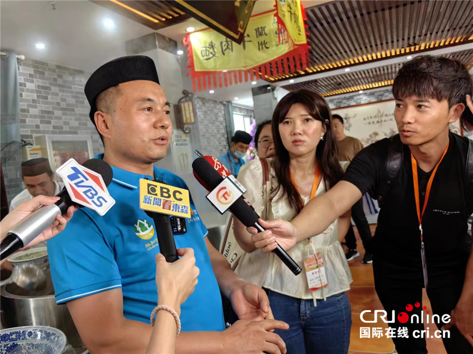 “絲路風(fēng)采 如意甘肅”海峽兩岸記者聯(lián)合采訪實錄一:蘭州之精美_fororder___172.100.100.3_temp_2_1_2_1_1_bd2579f7-44c8-4aff-b537-77bcb0551516