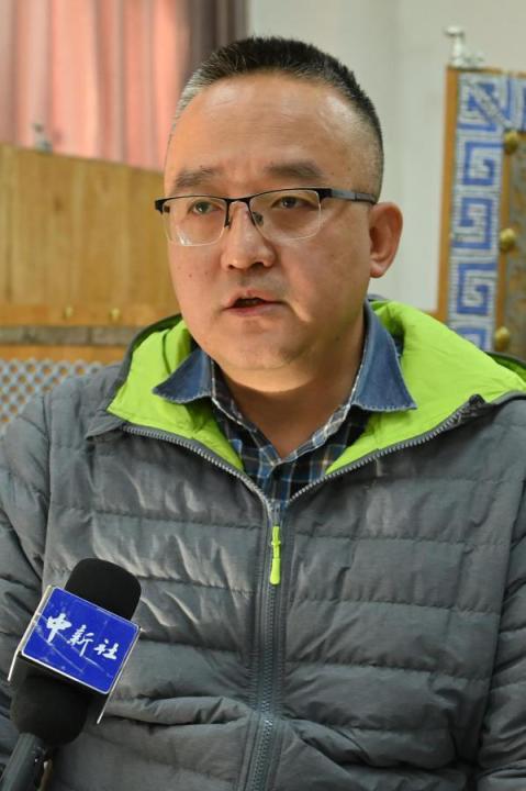 謝焱，甘肅省文物考古研究所副研究館員、考古研究二部主任、田野考古項目負責人。主持參與了張家川馬家塬戰(zhàn)國西戎墓地、臨潭磨溝齊家文化墓地等20多項考古調查、發(fā)掘工作，曾獲得中國國家文物局田野考古二、三等獎，“十二五”文物保護科學和技術創(chuàng)新二等獎等榮譽。