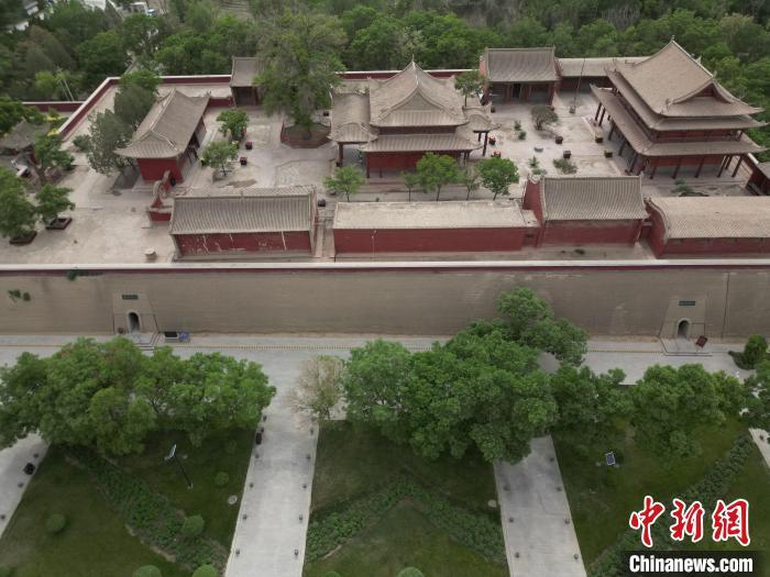 5月16日，航拍下的雷臺漢墓墓室入口。戴文昌　攝